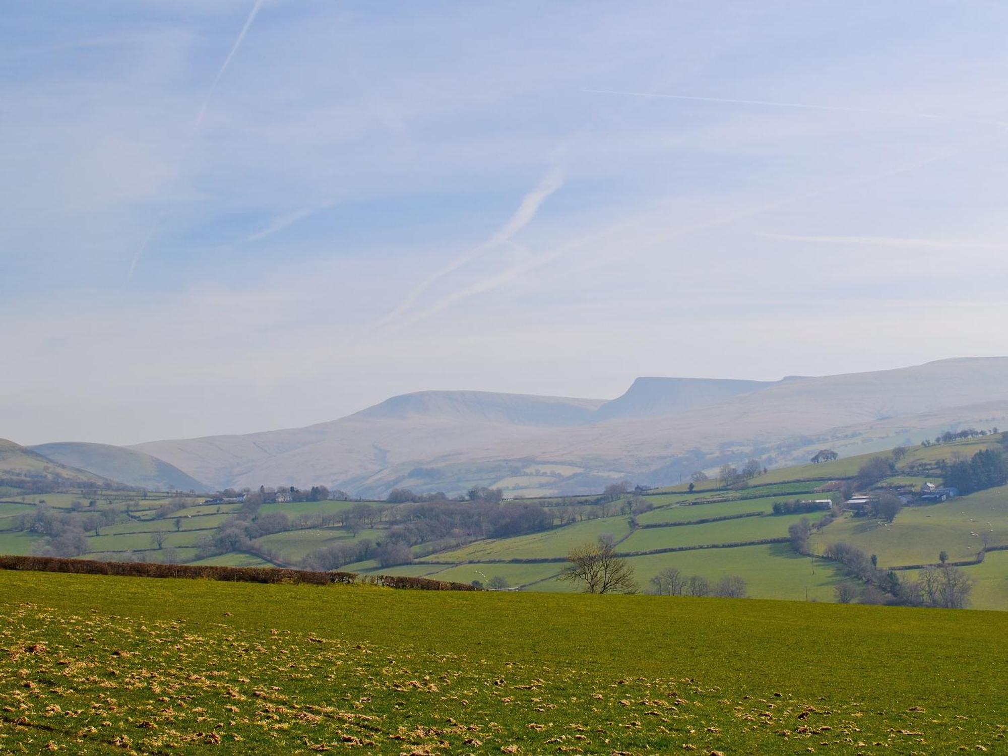 Maes Y Bryn Farmhouse Llanwrda Exteriör bild